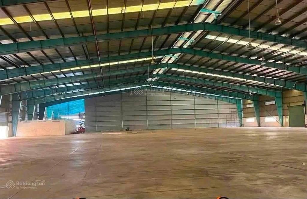 Cho thuê kho 2625m2 gần ngã tư thủ đức pccc tự động nghiệm thu, trần cao 12m, đường xe cont