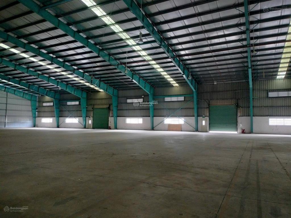 Cho thuê kho 2625m2 gần ngã tư thủ đức pccc tự động nghiệm thu, trần cao 12m, đường xe cont
