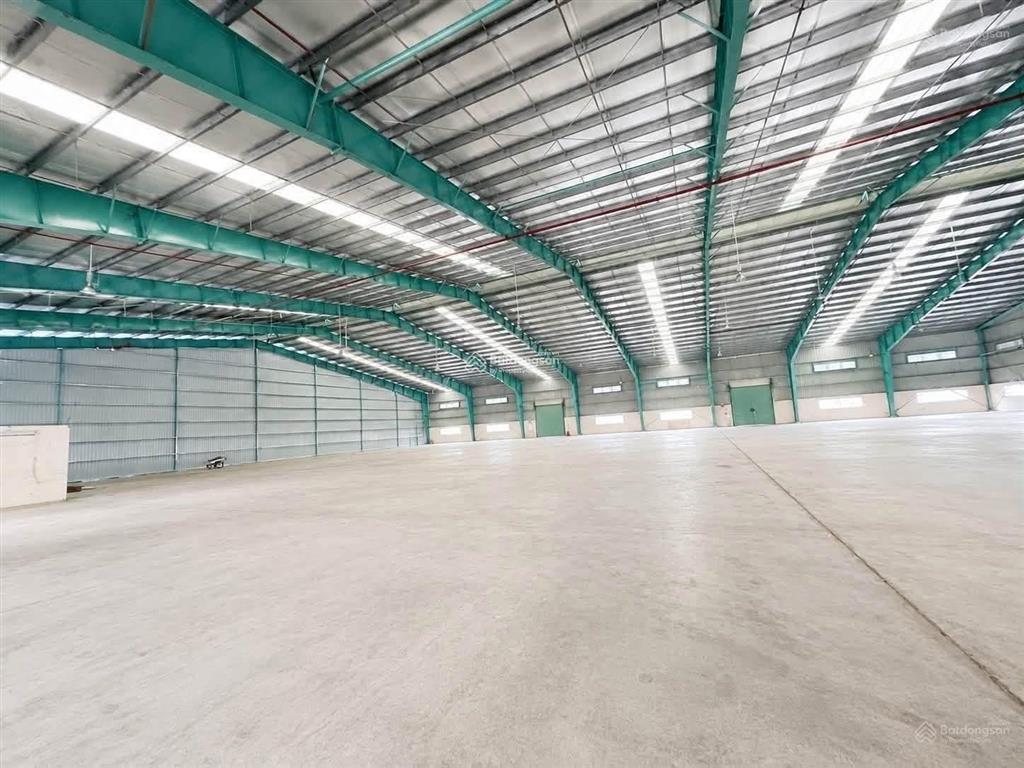 Cho thuê kho 2625m2 gần ngã tư thủ đức pccc tự động nghiệm thu, trần cao 12m, đường xe cont