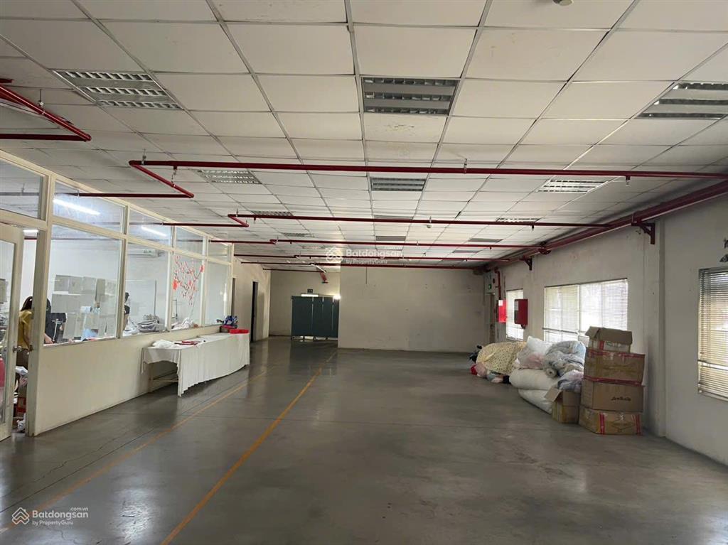 Cho thuê kho xưởng 1250m2 gần ngã tư thủ đức, có pccc tự động, xe cont ngày đêm