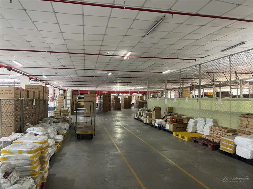 Cho thuê kho xưởng 1250m2 gần ngã tư thủ đức, có pccc tự động, xe cont ngày đêm