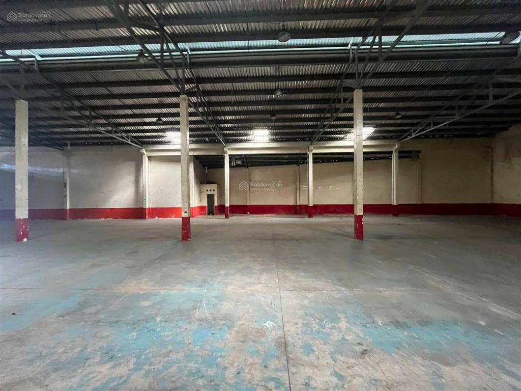 Cho thuê kho xưởng 800m2 quốc lộ 1a gần cầu vượt sóng thần