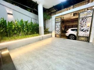 Nhà vườn 5 x 20m, 1 trệt 3 lầu  xe hơi ngủ trong nhà  vip