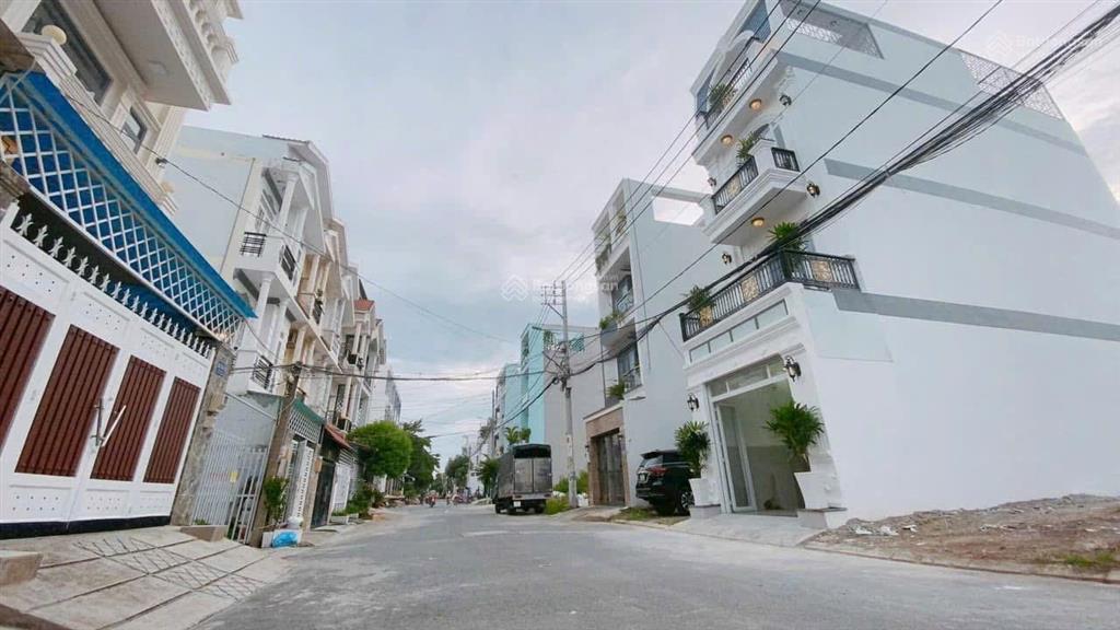 Nhà kdc đồng bộ, đường nhựa 10m, dt 4x 16m, 4 tầng, vào ở ngay