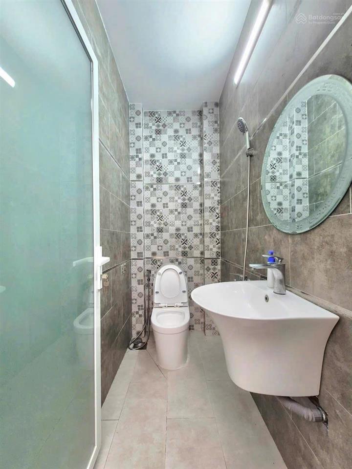 Nhà kdc đồng bộ, đường nhựa 10m, dt 4x 16m, 4 tầng, vào ở ngay