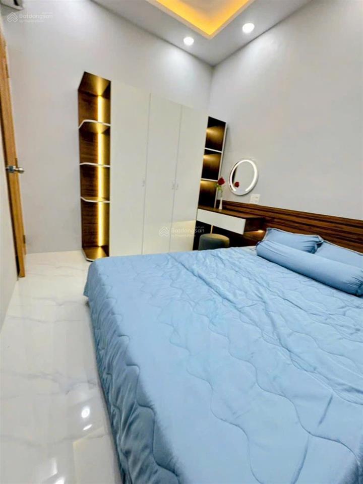 Bán nhà full nội thất, sổ hồng riêng. gần cầu phú mỹ q7