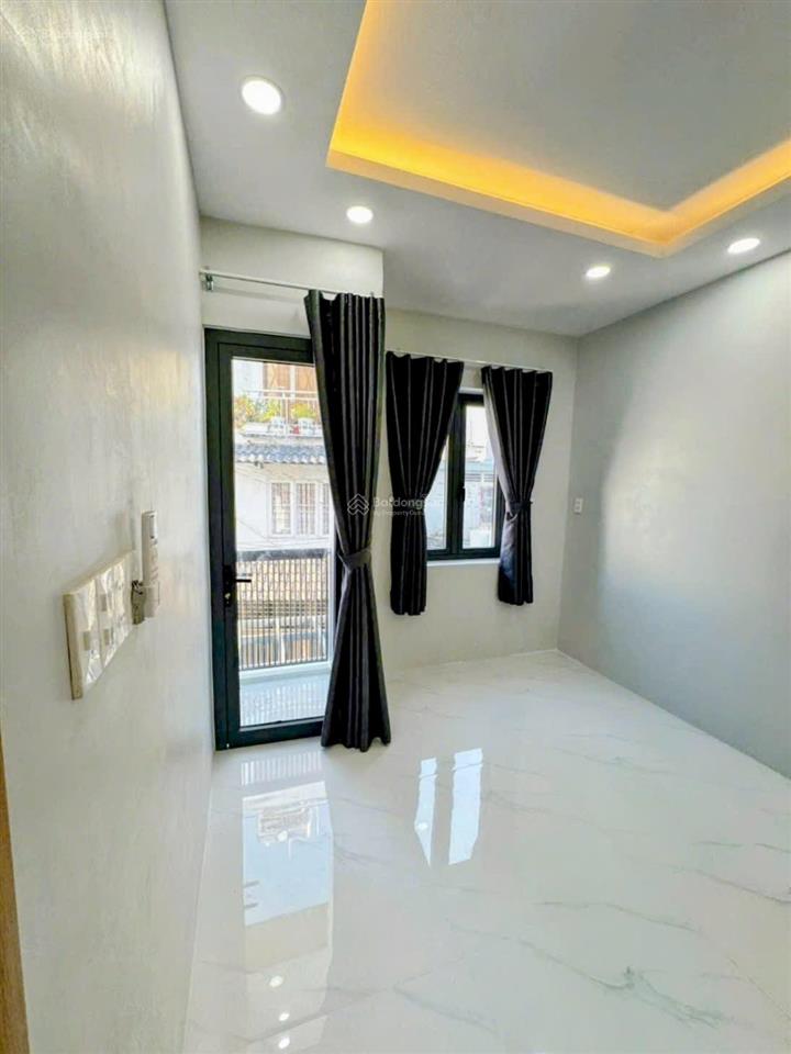 Bán nhà full nội thất, sổ hồng riêng. gần cầu phú mỹ q7