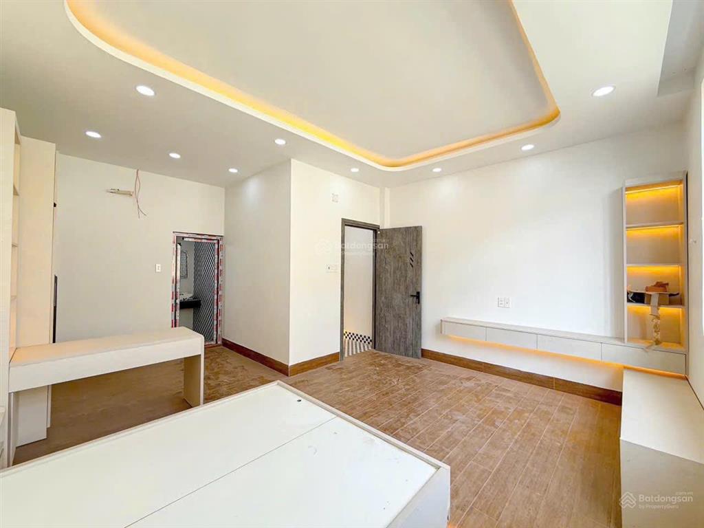 Nhà xây mới 100%  hẻm 1830 huỳnh tấn phát, nhà bè. cách mặt tiền htp chỉ 10m.