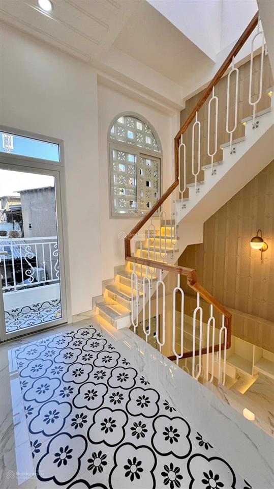 Nhà mới đẹp đường huỳnh tấn phát, quận 7  6m x 7m  cạnh phú mỹ hưng.