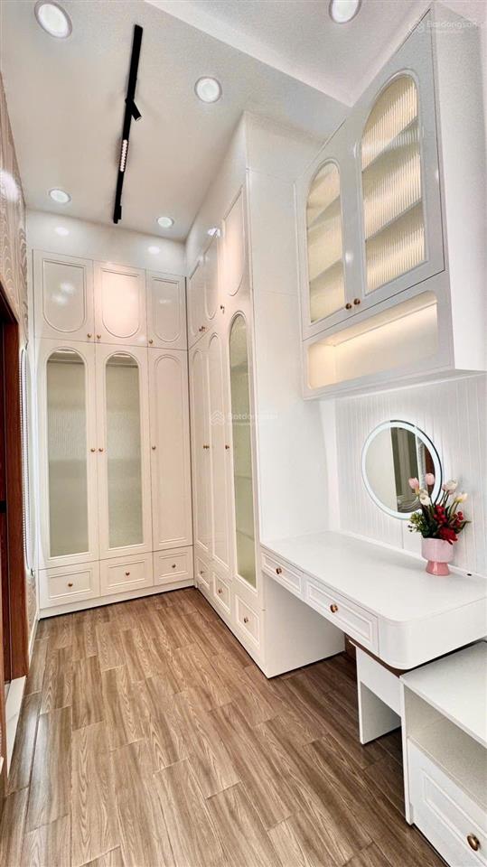 Nhà mới đẹp đường huỳnh tấn phát, quận 7  6m x 7m  cạnh phú mỹ hưng.