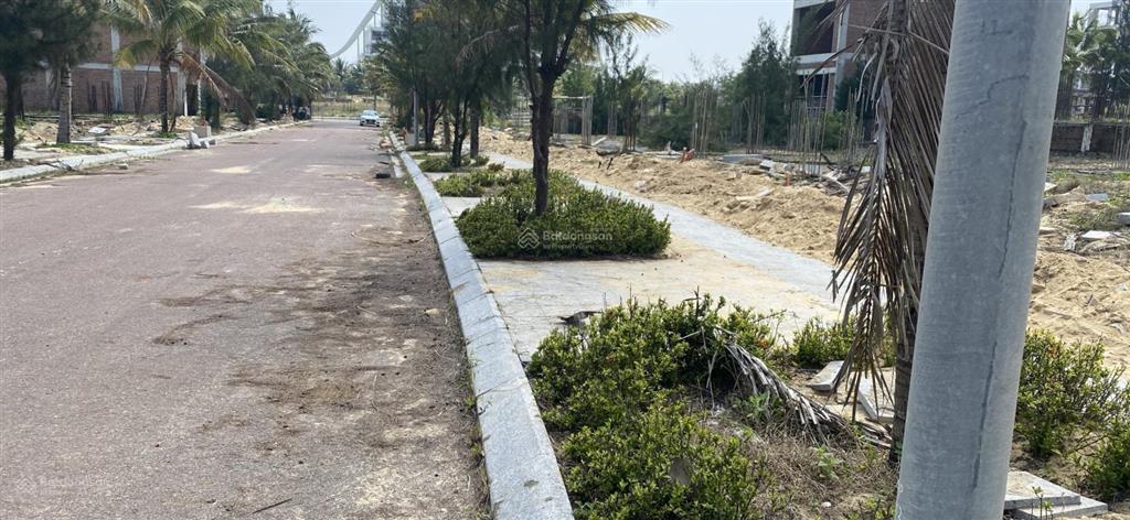 Bán cắt lỗ nhanh lô flc giá chỉ còn 850triệu (tặng móng gần 300 triệu)