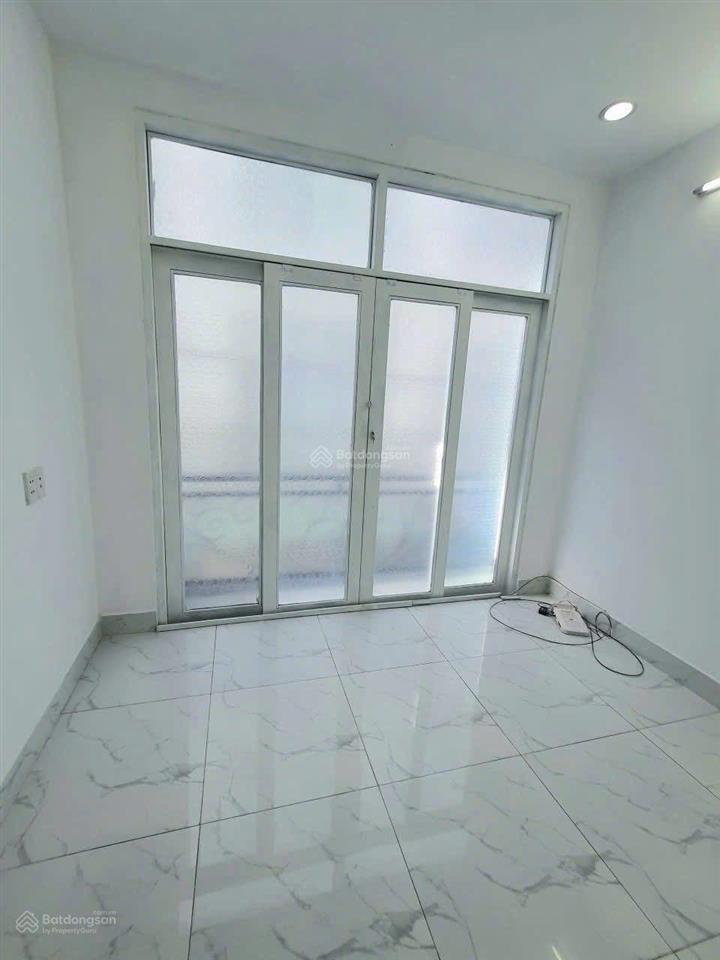 Cần bán gấp giảm 140tr nhà 2 lầu hà huy giáp 3 phòng ngủ 3wc sân thượng