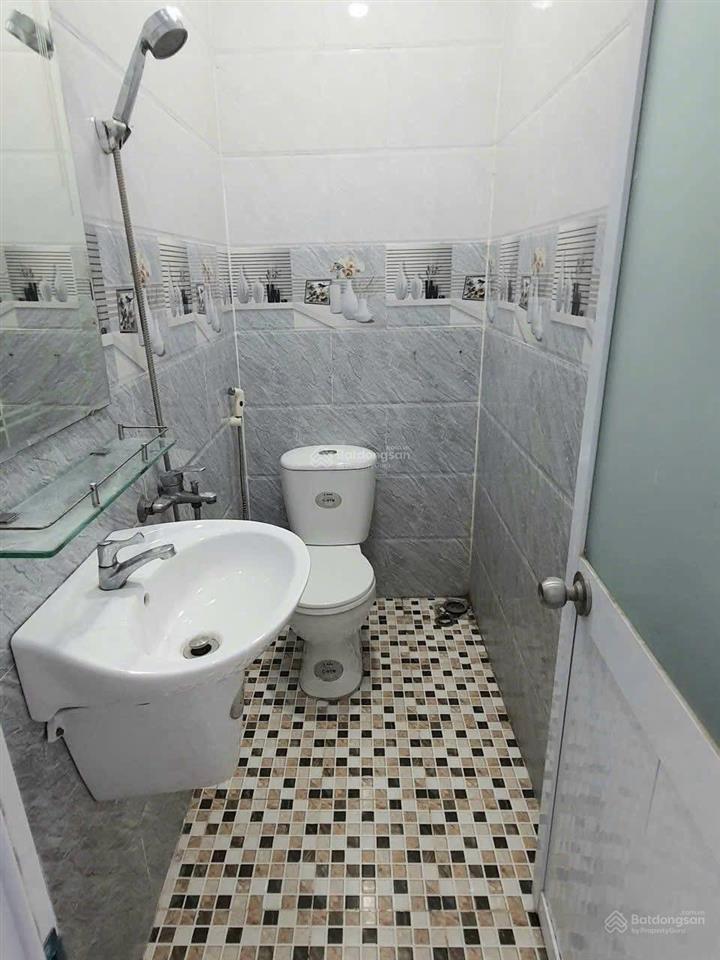 Cần bán gấp giảm 140tr nhà 2 lầu hà huy giáp 3 phòng ngủ 3wc sân thượng