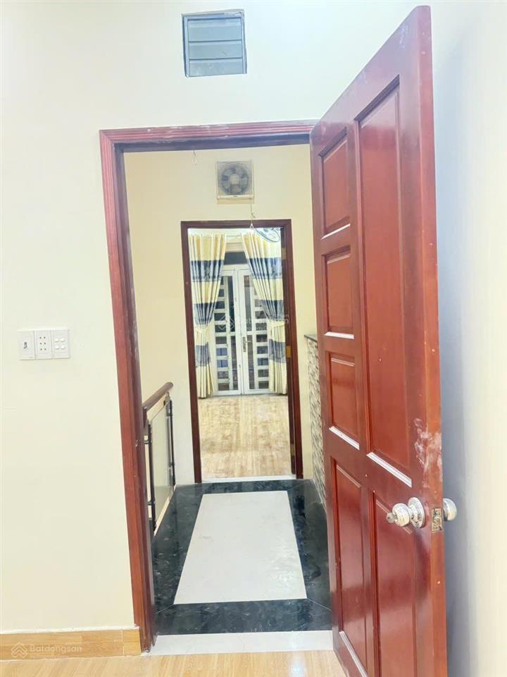 Bán nhà sổ hồng riêng ngay chung cư picity sát gò vấp dt 4,1x12m 2 phòng ngủ 2wc