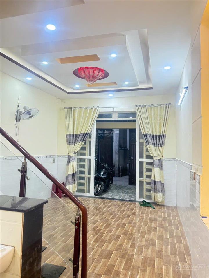 Bán nhà sổ hồng riêng ngay chung cư picity sát gò vấp dt 4,1x12m 2 phòng ngủ 2wc