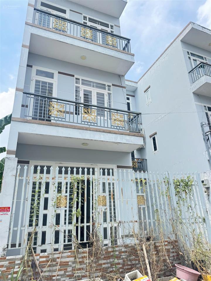 Bán nhà thạnh xuân, quận 12, 2 lầu, dt 6x11m nở hậu 6,6m đường 6m thông