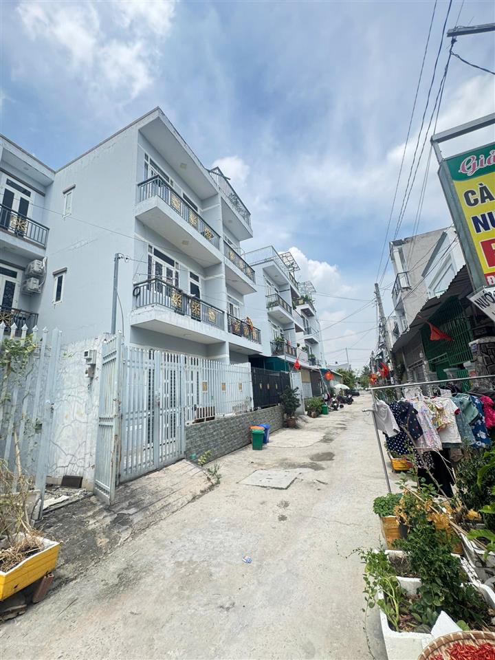 Bán nhà thạnh xuân, quận 12, 2 lầu, dt 6x11m nở hậu 6,6m đường 6m thông