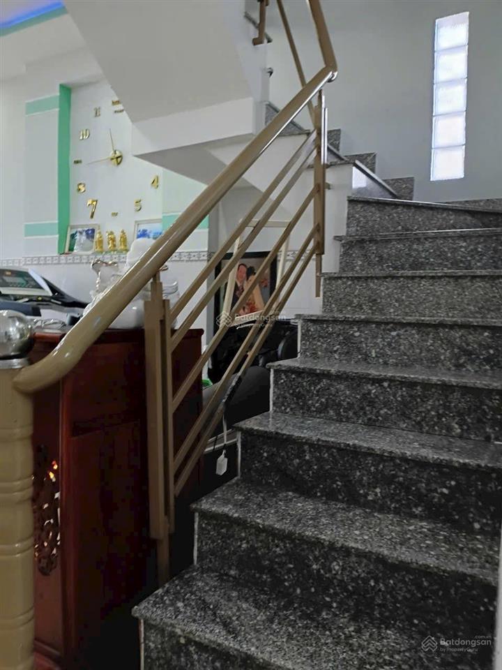 Bán nhà shr thạnh xuân 33 dt 4x15m 2 lầu 4 phòng ngủ đường thông ô tô 5m tương lai ra mặt tiền 20m