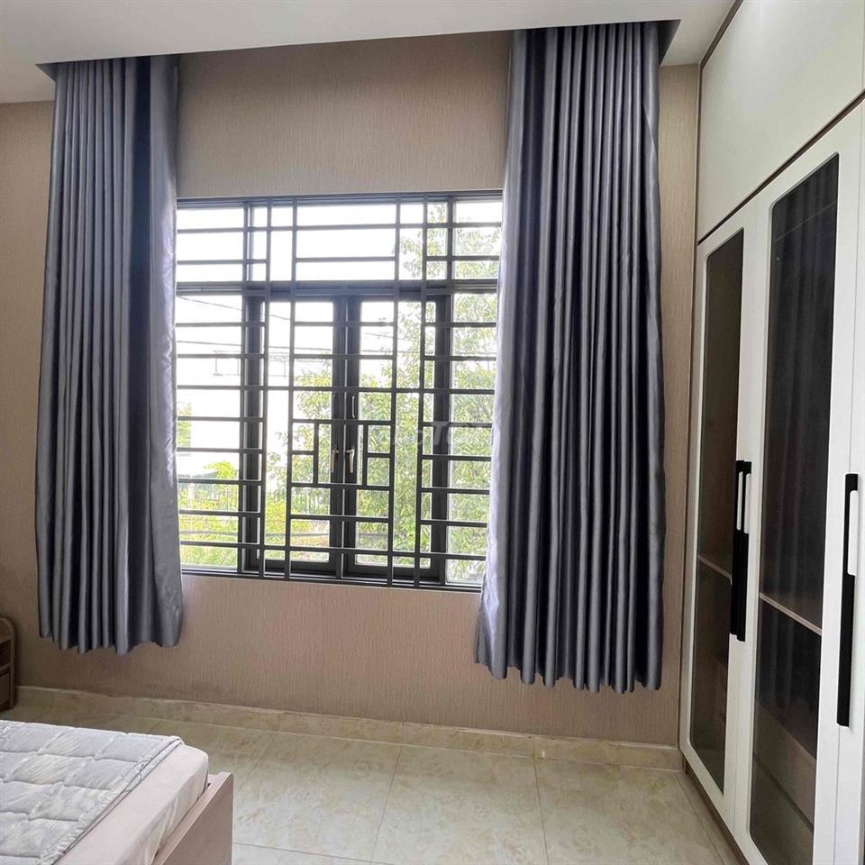 giảm giá nhà 2 lầu Thạnh Xuân 43- đường thông xe tải-