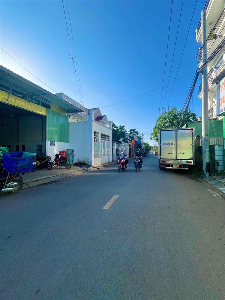 đất mặt tiền kinh doanh - ngay Thạnh Lộc 15
