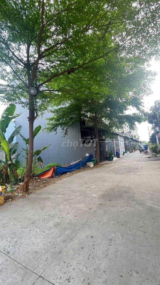 đất đường thông, gần ngay chợ Minh Phát