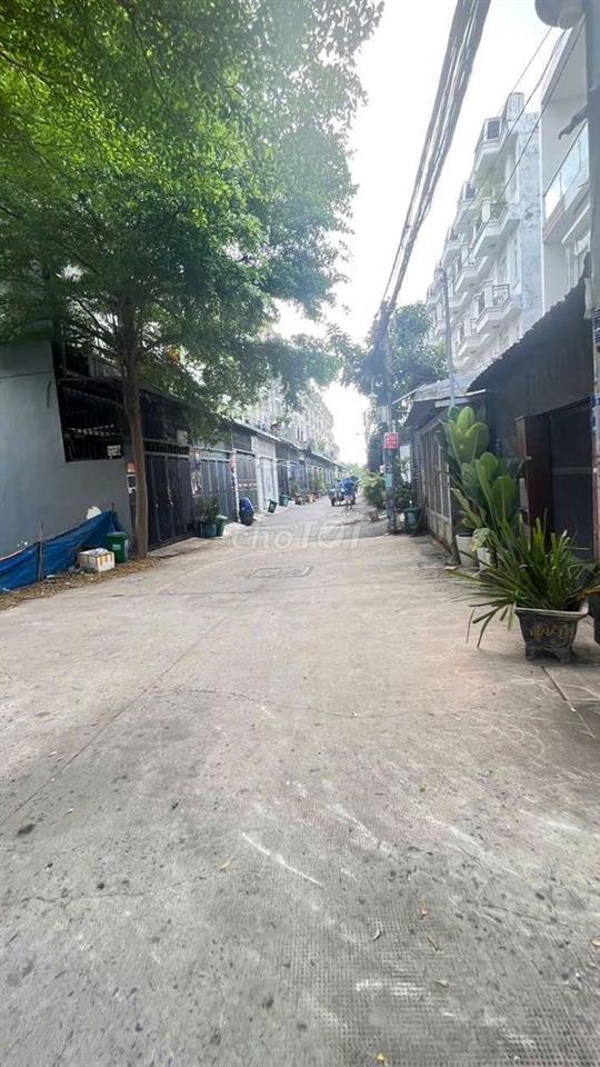 đất đường thông, gần ngay chợ Minh Phát