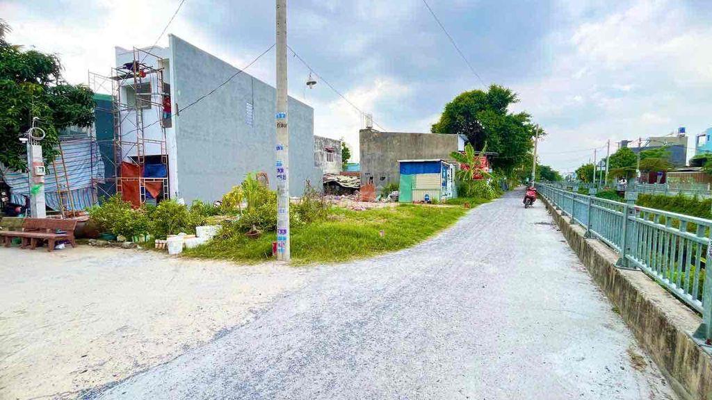 đất góc 2 mặt tiền siêu đẹp- ngay Tô Ngọc Vân