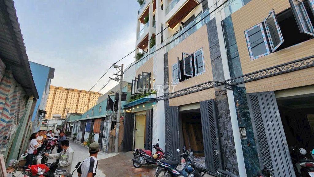 Bán nhà phố 4x14m Trệt 3 Lầu gần Ngã 4 Ga, Quận 12