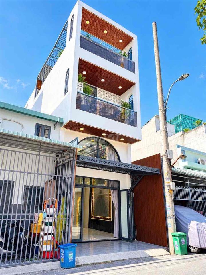 nhà Ngay Ngã 4 ga- 4 lầu- 4x19m - đường nhựa 8m