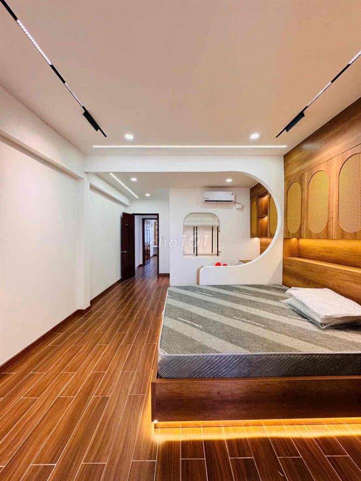 nhà Ngay Ngã 4 ga- 4 lầu- 4x19m - đường nhựa 8m