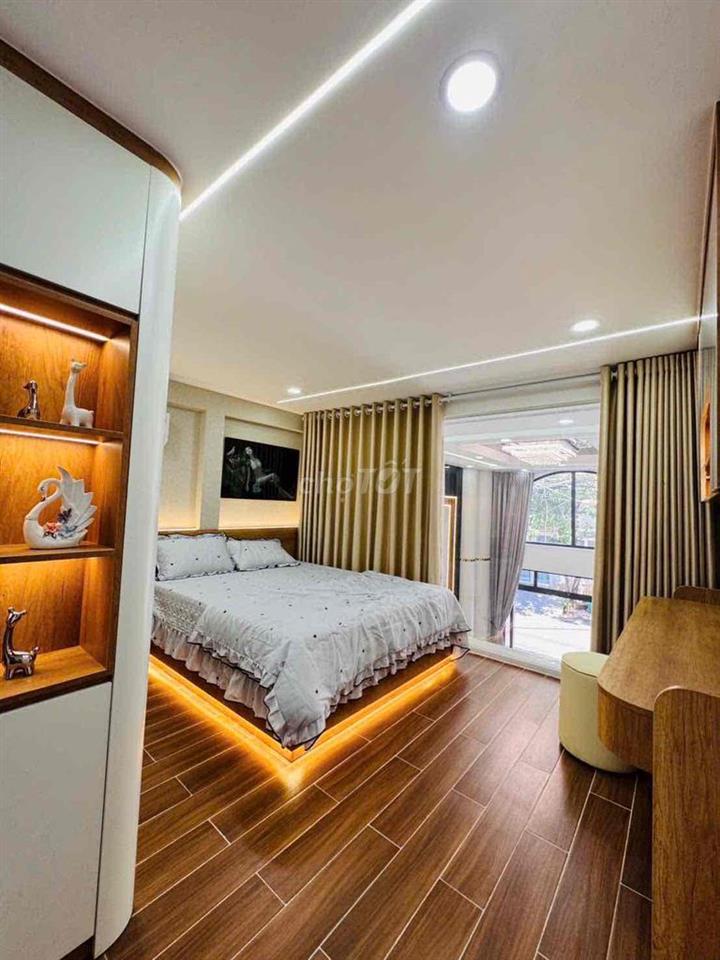 nhà Ngay Ngã 4 ga- 4 lầu- 4x19m - đường nhựa 8m