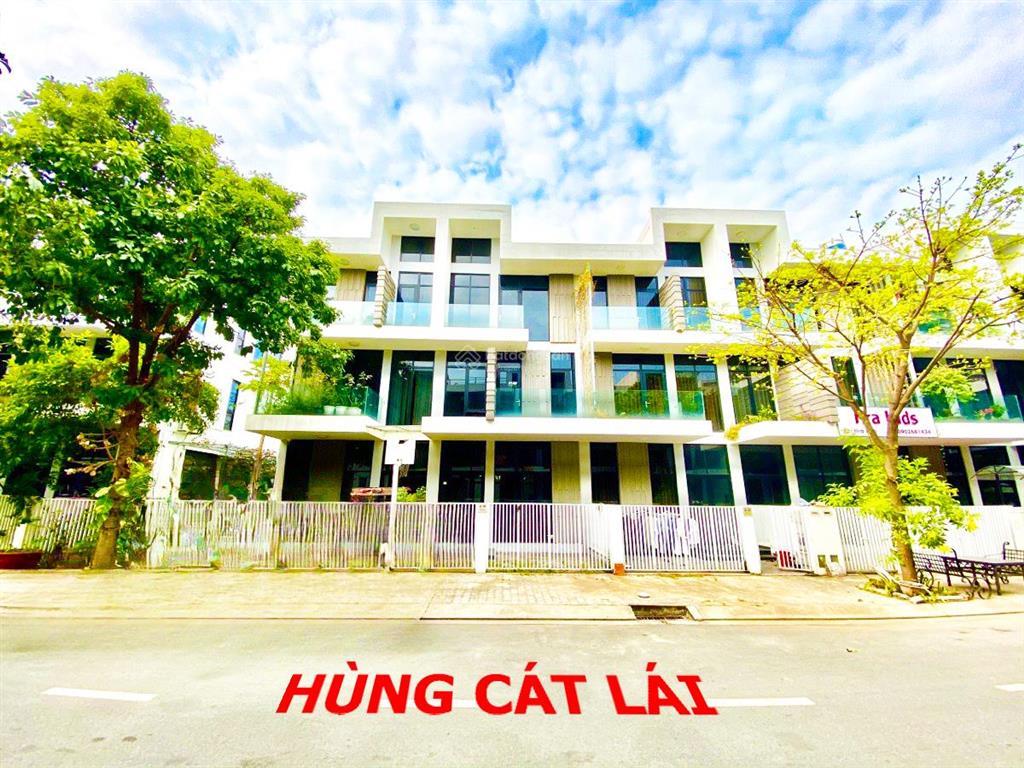 Bán nhà phố citi bella 1  vị trí đẹp  giá tốt 9.5 tỷ  tặng nội thất dính tường cao cấp