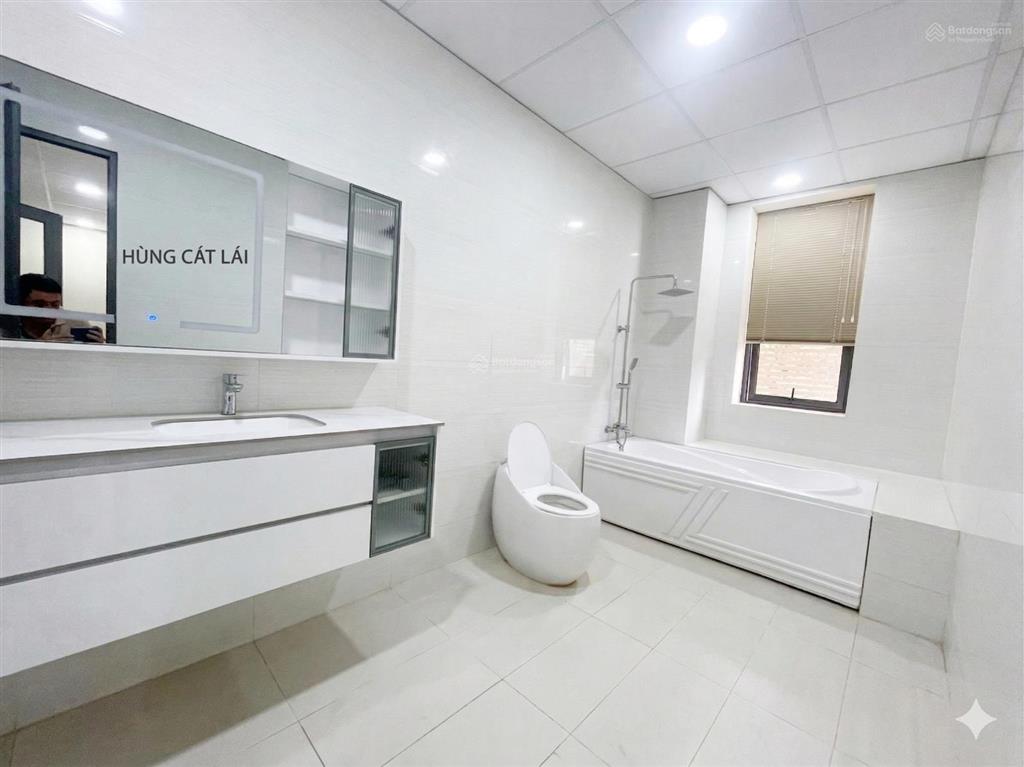 Bán nhà 1 trệt 4 lầu, dt 7x17m, 8 pn, có ô chừa thang máy, thích hợp mua làm chdv, shr, giá 13 tỷ