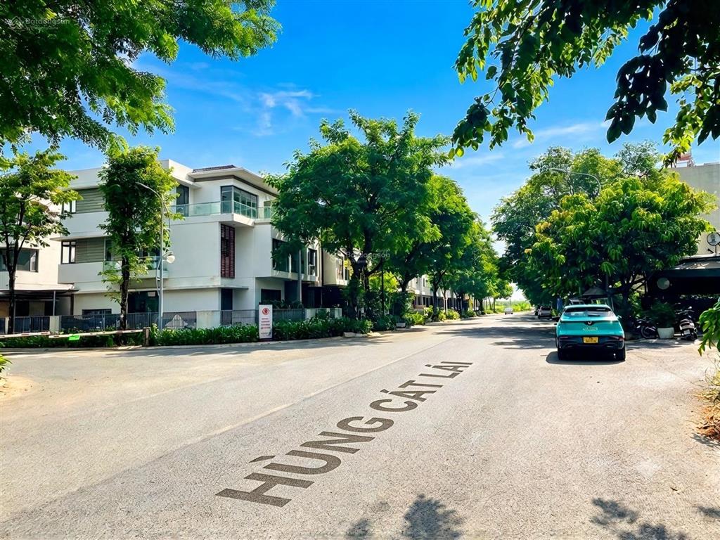Phố đông village, mt muồng tím rộng 20m, dt 6x20m, 1 trệt 2 lầu, nhà thô, đông nam, giá 14 tỷ