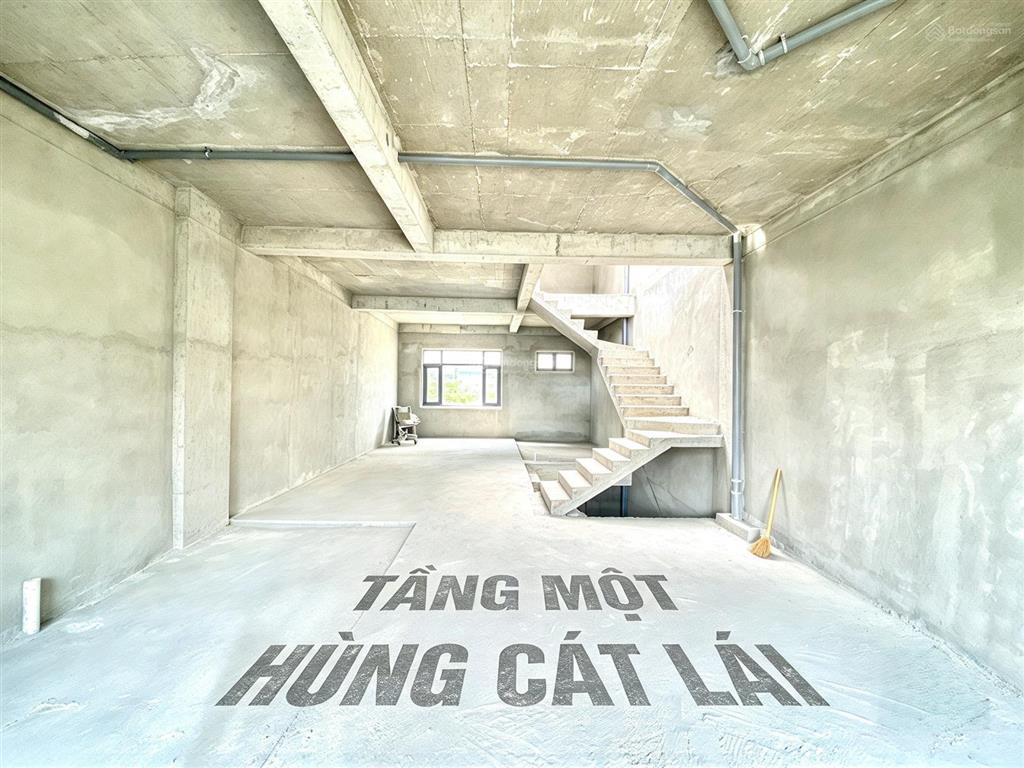 Phố đông village, mt muồng tím rộng 20m, dt 6x20m, 1 trệt 2 lầu, nhà thô, đông nam, giá 14 tỷ