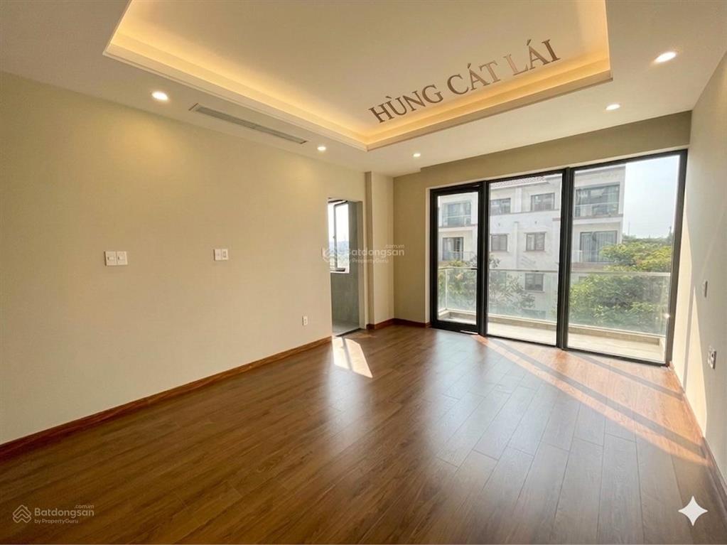 Bán biệt thự phố lavila 2  dt 119m2  1 trệt 3 lầu  có thang máy  sân đậu 2 ô tô  14 tỷ