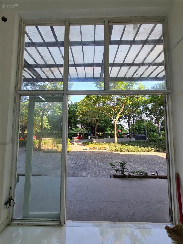 Bán shophouse citi home cát lái, dt 43m2, gồm 1 trệt và gác lửng, shr, đối diện cv, giá 2 tỷ
