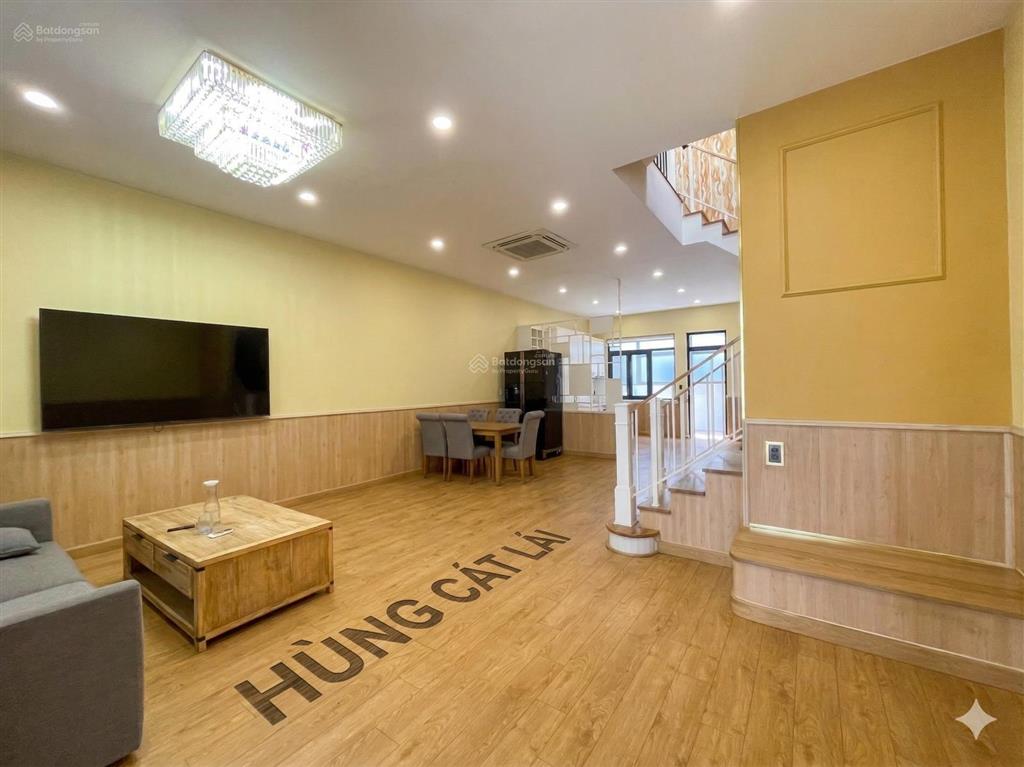 Cho thuê nhà kđt phố đông village, dt 6x20m, 1 trệt 2 lầu, 4 pn, full nội thất, giá 18 triệu