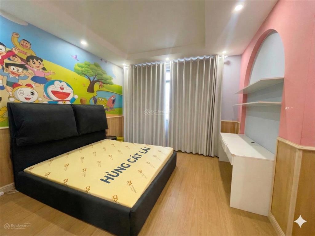 Cho thuê nhà kđt phố đông village, dt 6x20m, 1 trệt 2 lầu, 4 pn, full nội thất, giá 18 triệu