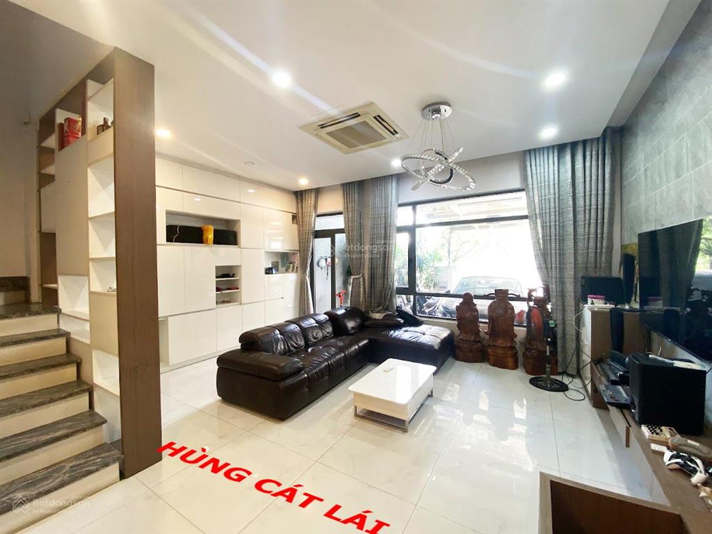 Cho thuê nhà phố kđt phố đông village, dt 6x20m, 1 trệt 2 lầu, full nội thất, 4 pn, 5 wc, giá 20 tr