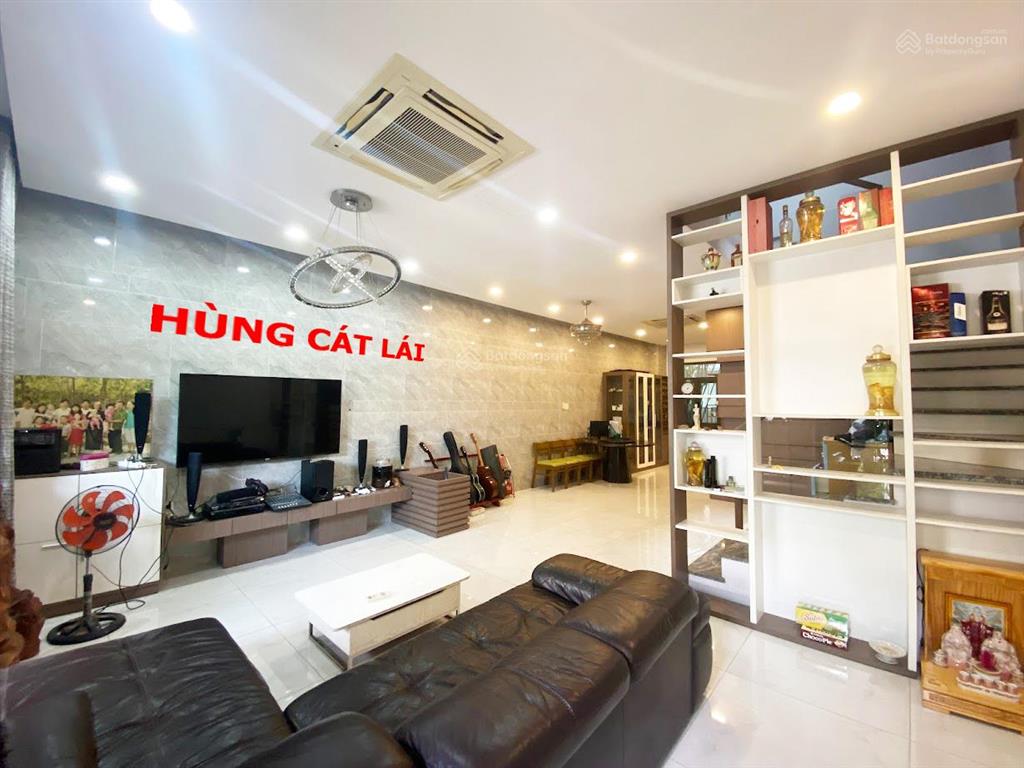Cho thuê nhà phố kđt phố đông village, dt 6x20m, 1 trệt 2 lầu, full nội thất, 4 pn, 5 wc, giá 20 tr