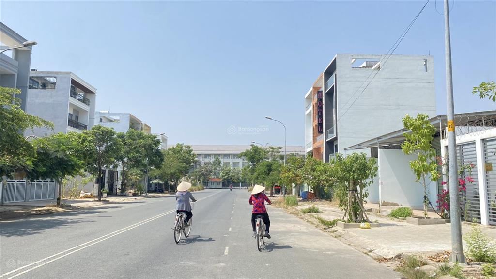 Bán lô phú gia mặt tiền đường rộng 24m, dt 7x17m, hướng đông nam, vị trí đẹp, giá chỉ 90 triệu/m2