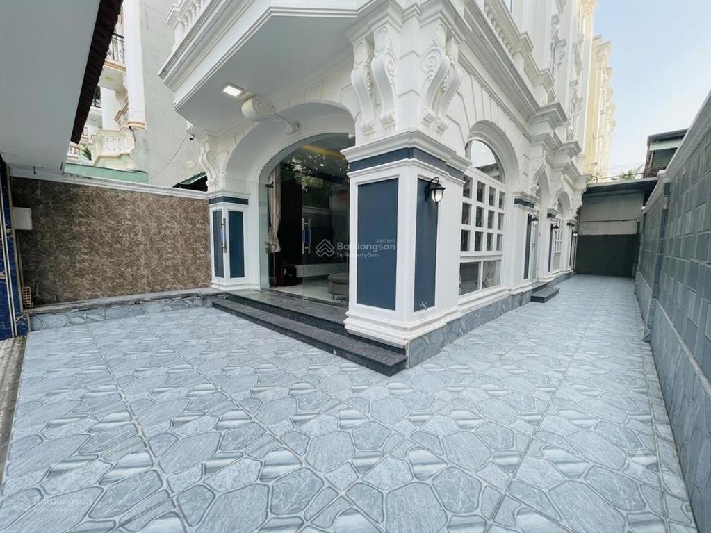 Cho thuê nhà phố 1 trệt 2.5 lầu cát lái  dt 100m2  4 pn  5 wc  ntcb  giá 14 triệu/tháng.