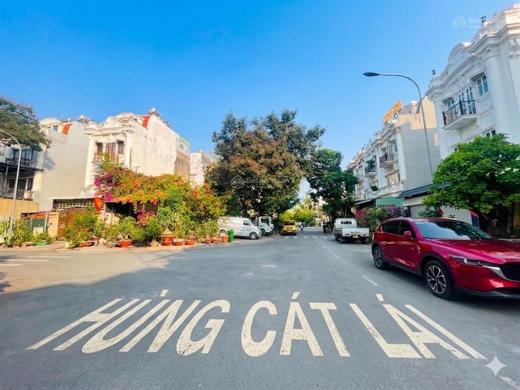 Bán lô góc vip kdc ninh giang cát lái  dt 170.4m2  góc 2 mt đường 24m và 20m  kd tốt  giá 85 tr