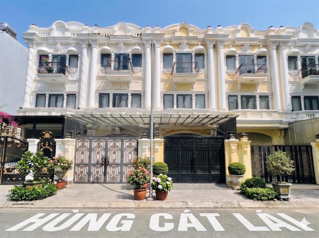 Bán lô góc vip kdc ninh giang cát lái  dt 170.4m2  góc 2 mt đường 24m và 20m  kd tốt  giá 85 tr