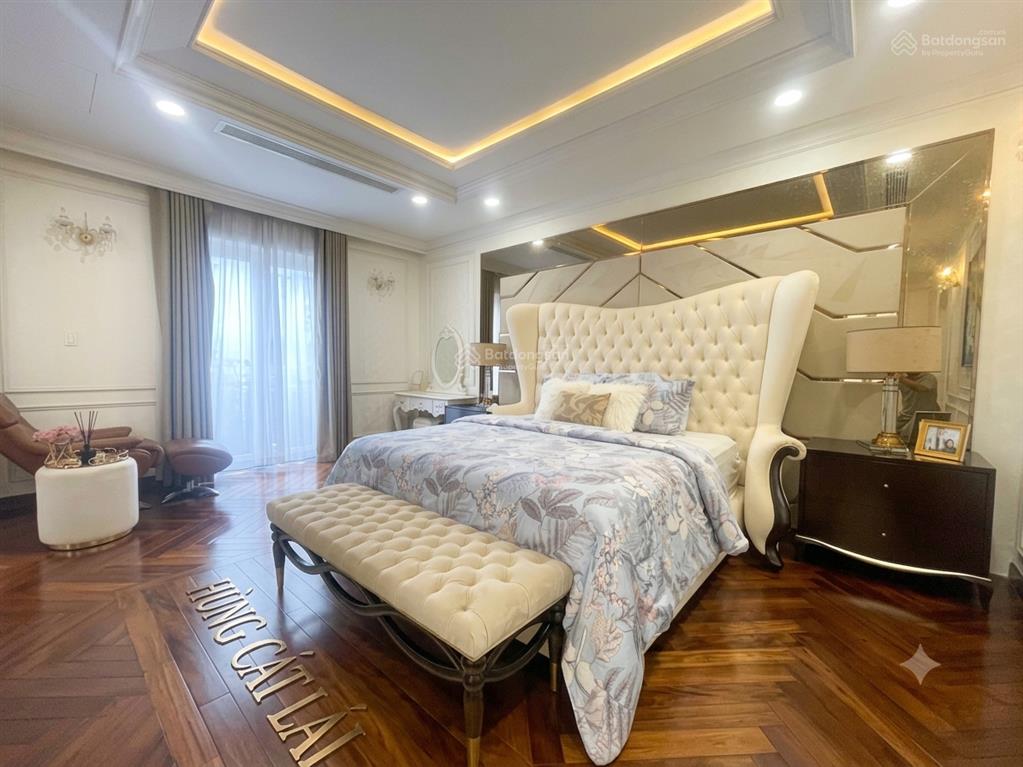 Bán biệt thự song lập sol villas cát lái  nội thất xa xỉ  dt 220m2  1 trệt 2 lầu áp mái  35 tỷ
