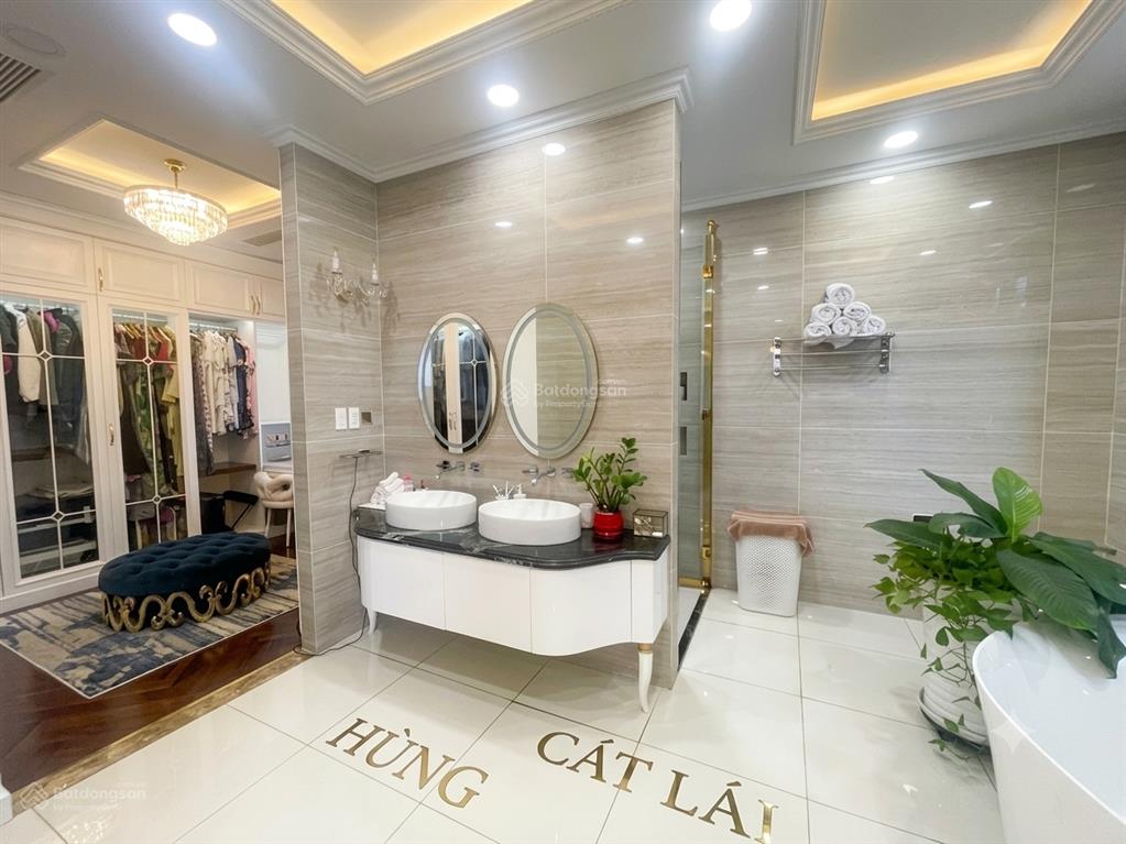 Bán biệt thự song lập sol villas cát lái  nội thất xa xỉ  dt 220m2  1 trệt 2 lầu áp mái  35 tỷ