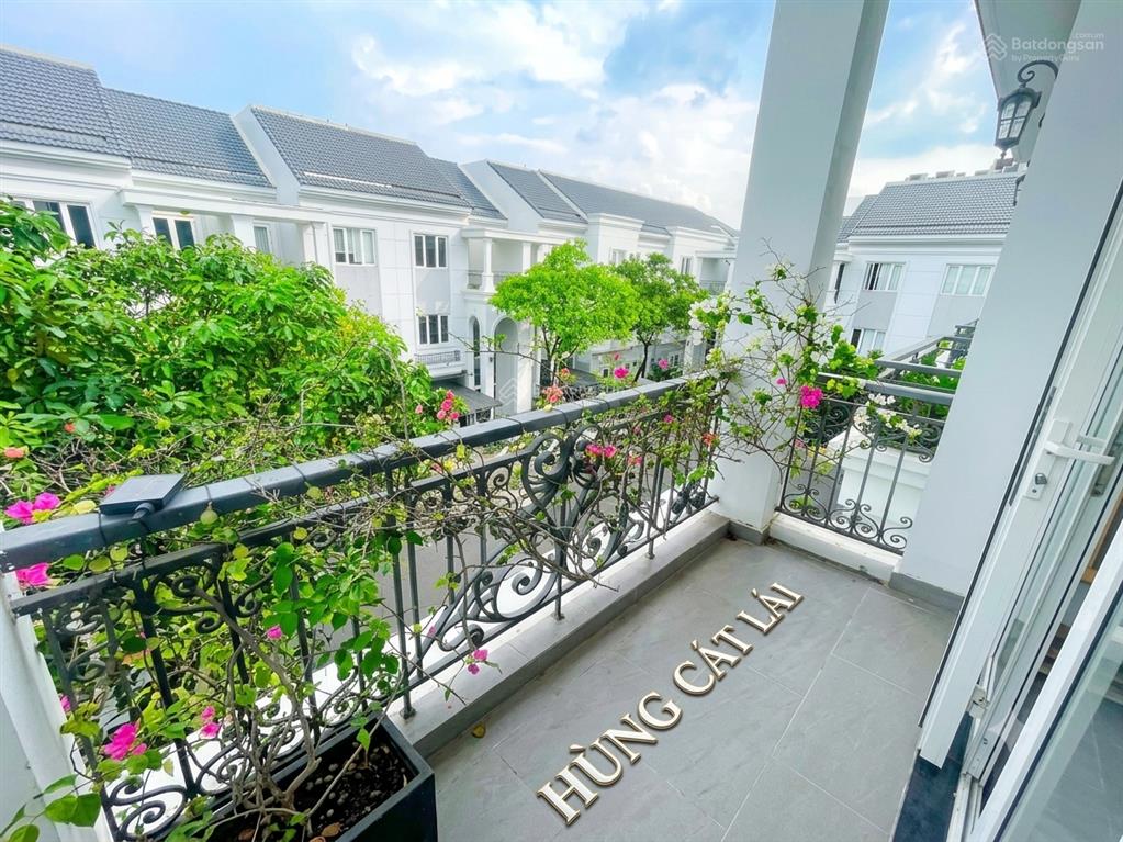 Bán biệt thự song lập sol villas cát lái  nội thất xa xỉ  dt 220m2  1 trệt 2 lầu áp mái  35 tỷ