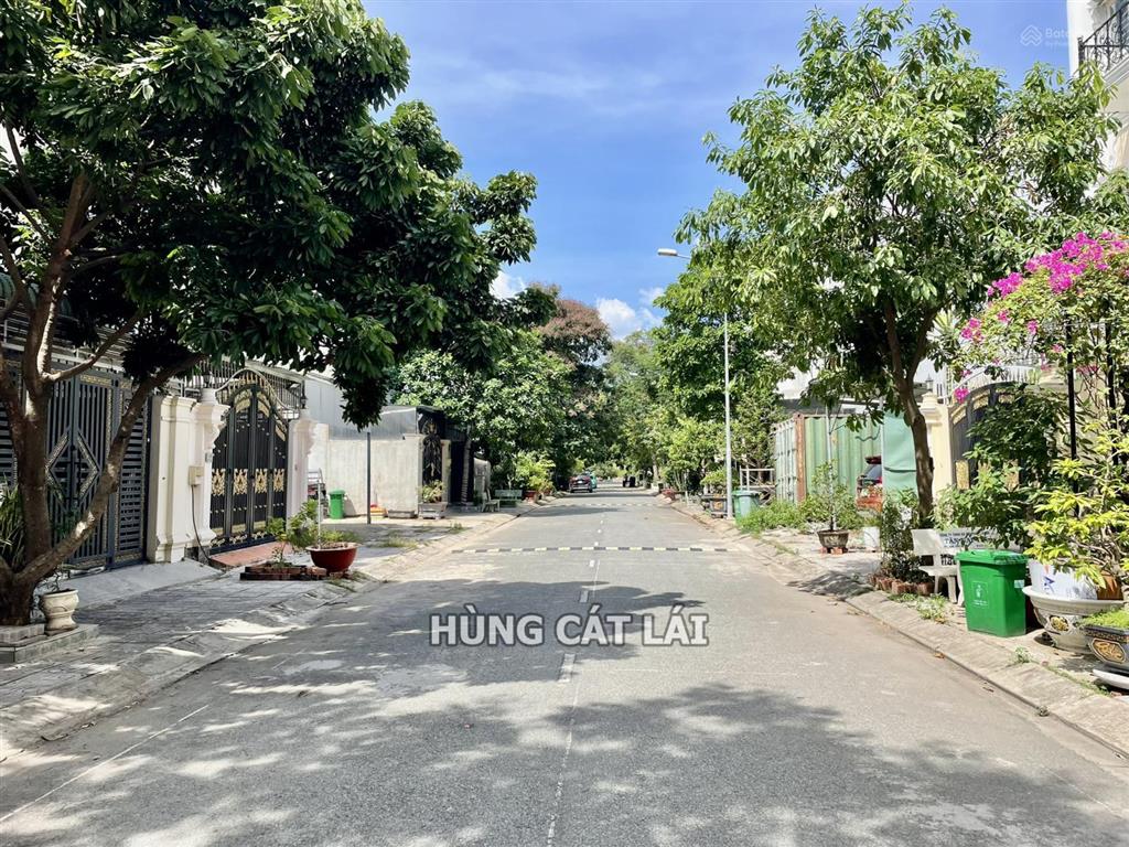 Bán đất kdc ninh giang cát lái  dt 85m2  có móng sẵn  sổ cty giao khách giữ  giá 6.37 tỷ