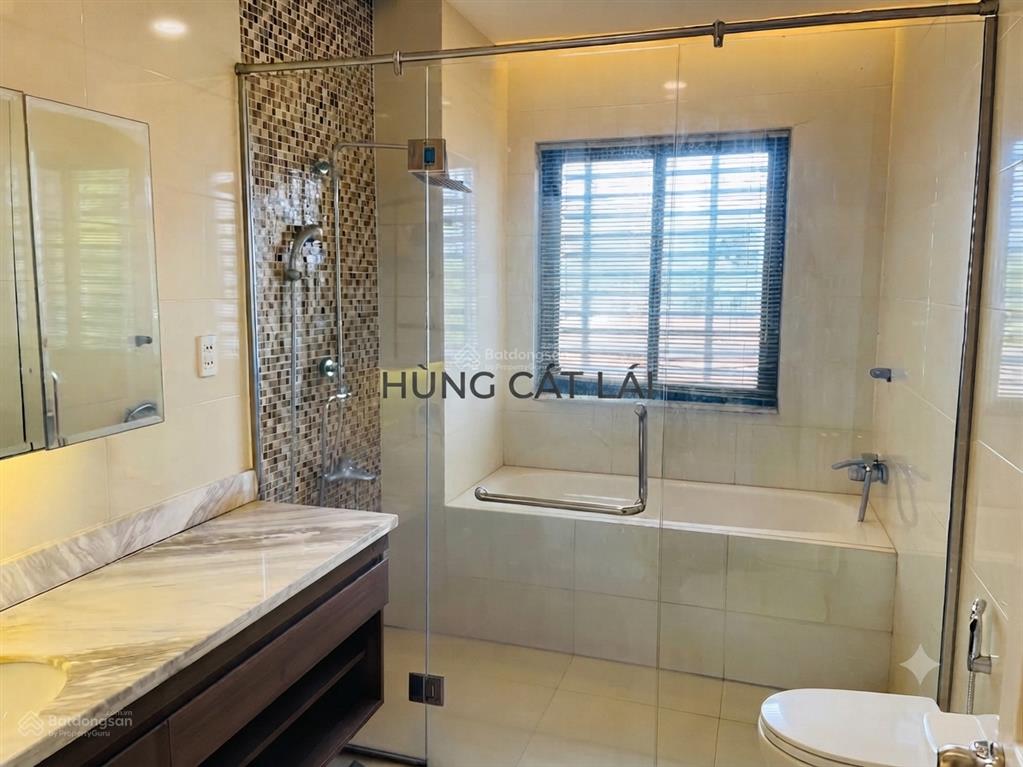 Cho thuê nhà phố 1 trệt 2 lầu cát lái, mặt tiền đường 20m, dt 6x20m, full nội thất, giá 20 tr/th